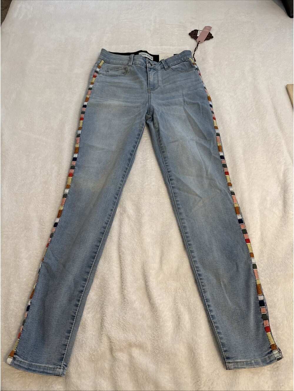 Knox Rose Lightwashed Blue Jeans W/Multicolored Embroidered Trim NWT 2 (2383)